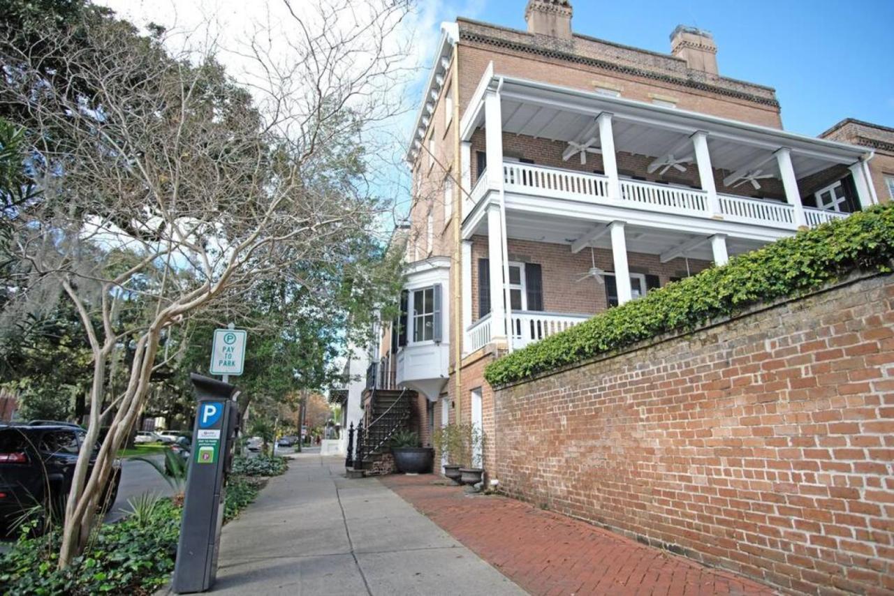 Pasadena At Hamilton Apartment